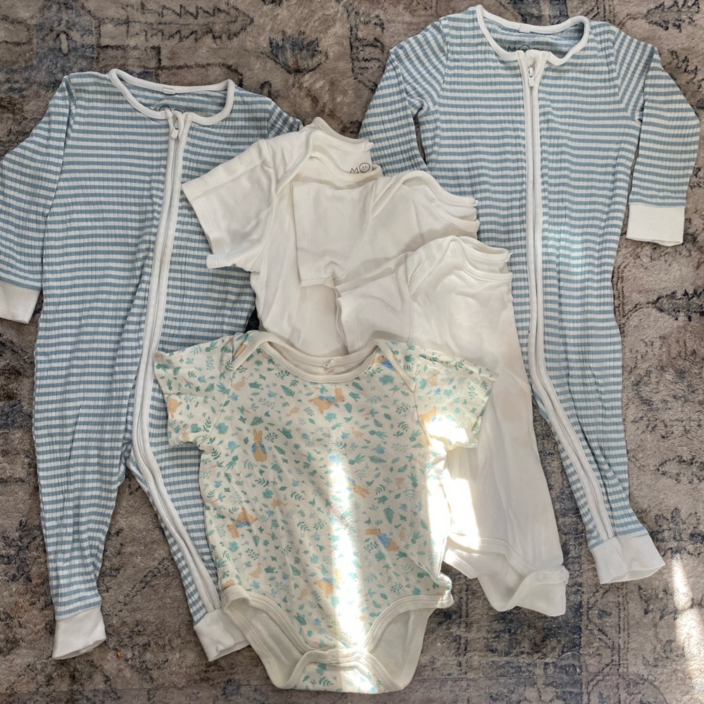 Mori Bundle, 9-12 months: Striped One Pieces and a Peter Rabbit Onesie